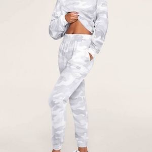 Victoria Secret PINK White Camo Joggers Size S
